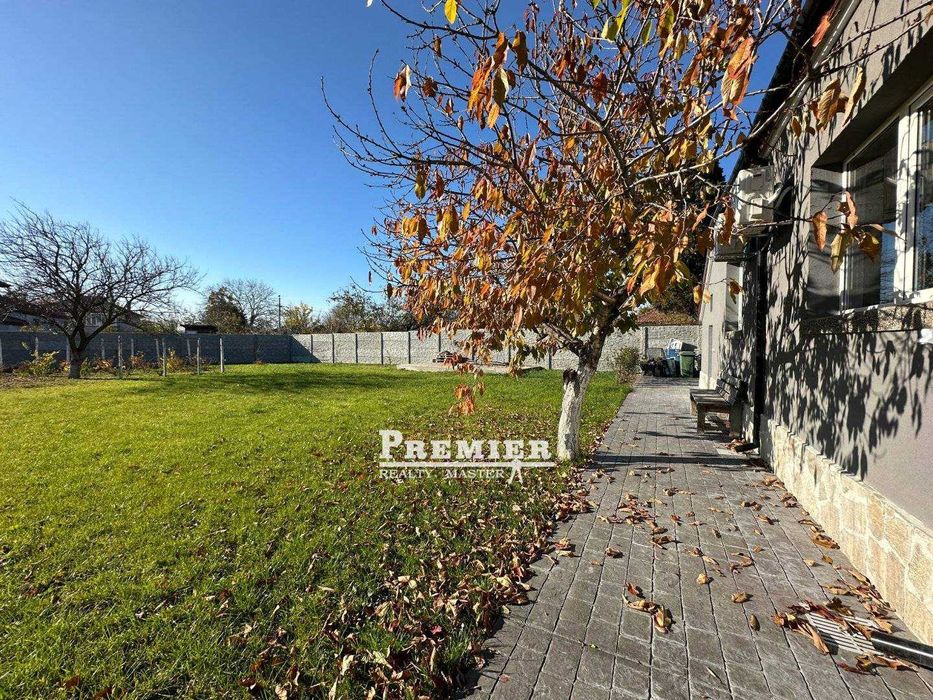 Напълно реновирана къща в центъра на село Гюльовца