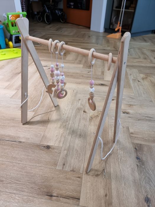 Продам мобиль деревянный