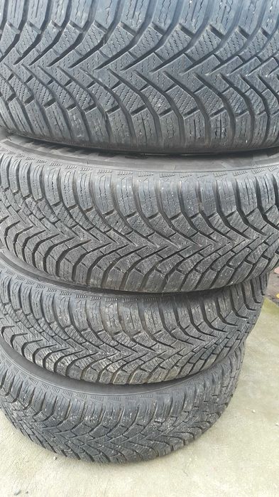 Roți de tablă cu cauciucuri de iarnă