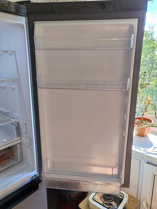 Продаю холодильник