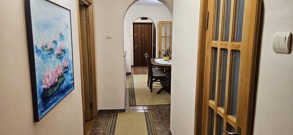 Vând apartament 4 camere zonă centrală