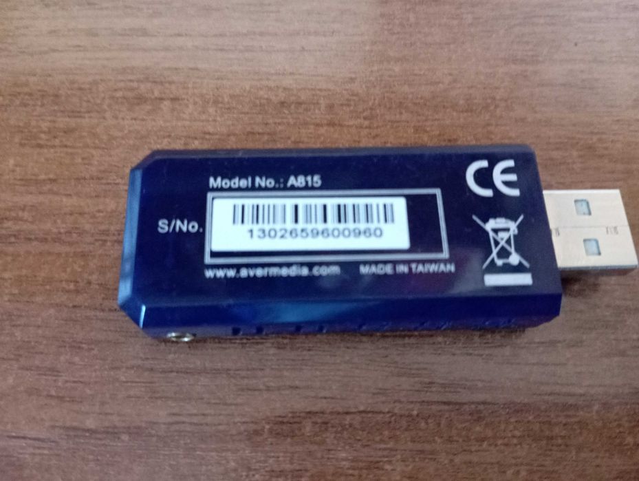 AVerMedia A815 (USB, DVB-T) TV тунер за компютър/лаптоп