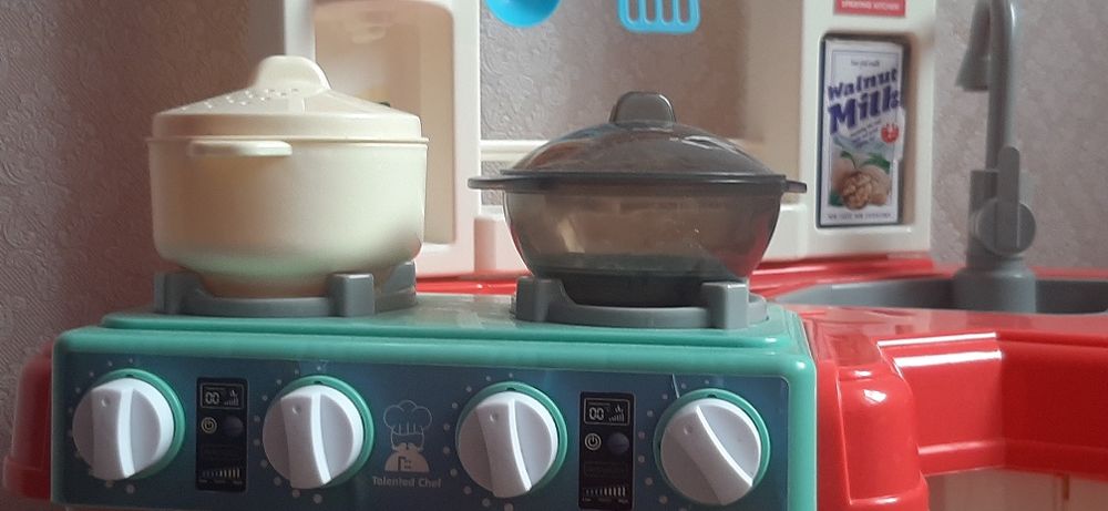 Игрушечная кухня