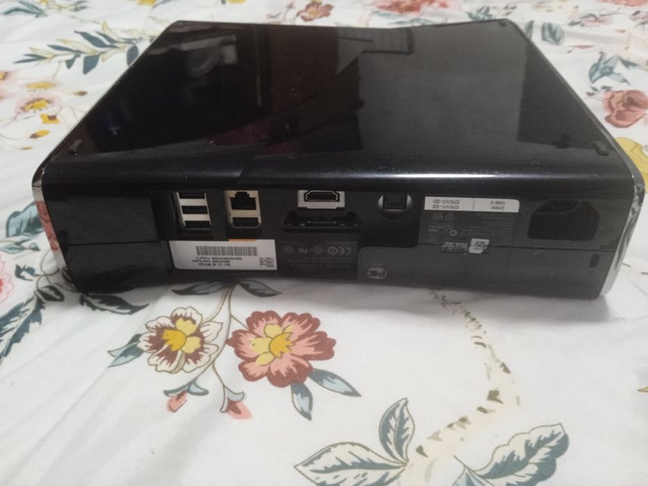 Продам Xbox приставку