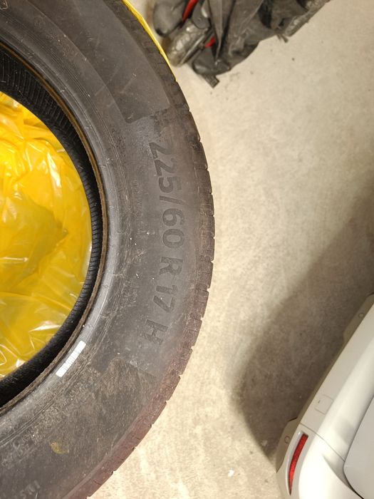 Vând set 4 anvelope vara Continental 225/60 R17