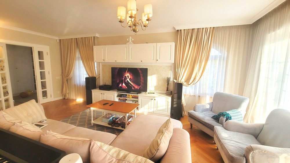 Vanzare casa 5 camere premium, cartier privat, piscina, teren Paulesti