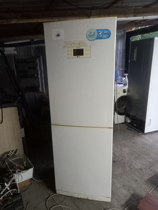 Продам холодильник