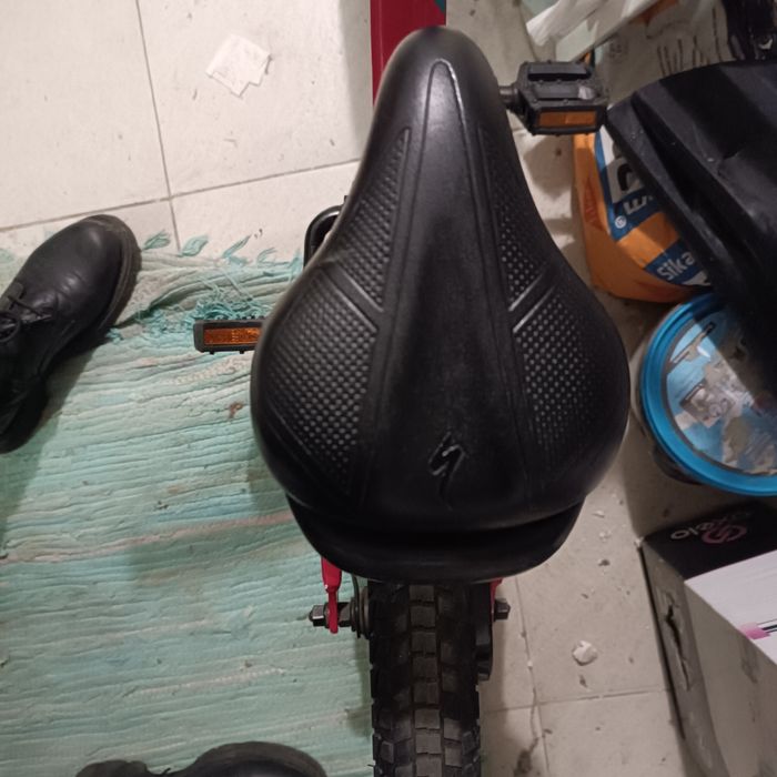 Детско колело с помощни колелца