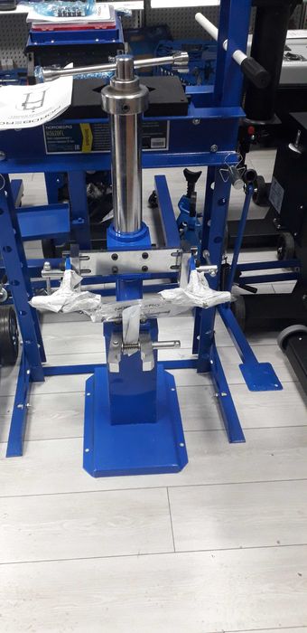 Станок для проточки тормозных дисков