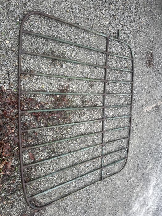 Метална тръбна ограда