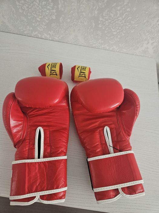 Боксёрские перчатки новые