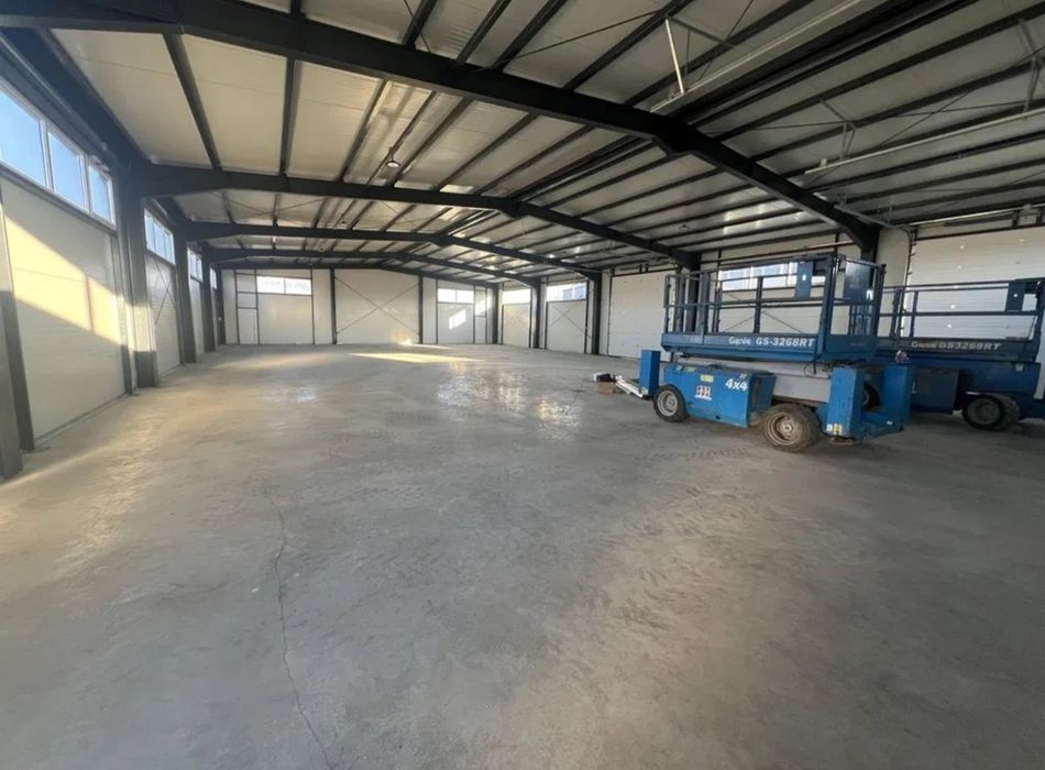 Vand hale metalice structuri metalice avem pe stoc asiguram transport