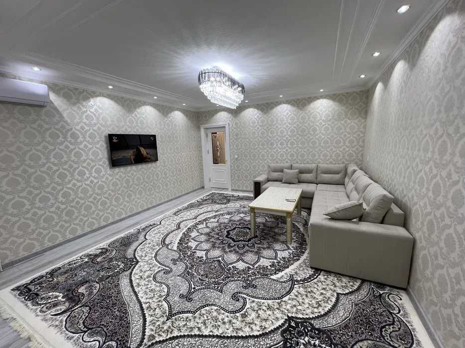 R7 Сдается ШИКАРНАЯ квартира 2/5/9 на МЕТРО ОЙБЕК ор-р ГОСПИТАЛЬНЫЙ