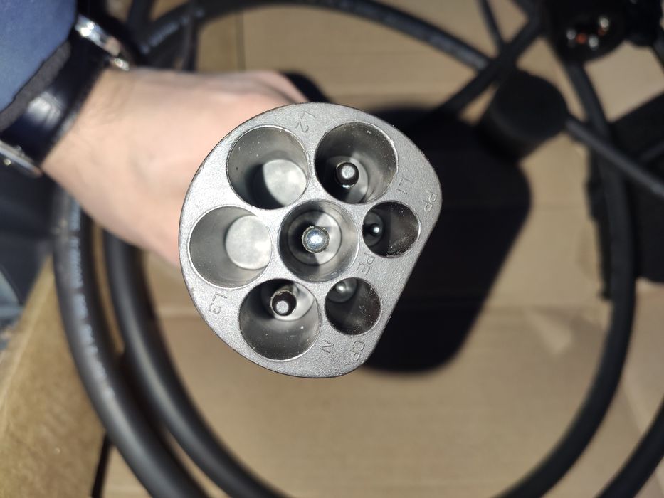 Продам кабель для электромобилей, type 2 - type 1