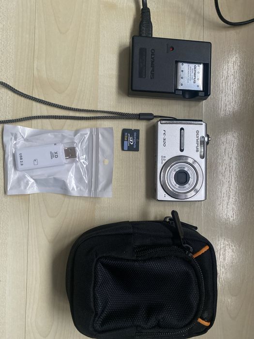 Aparat foto compact Olympus FE 230