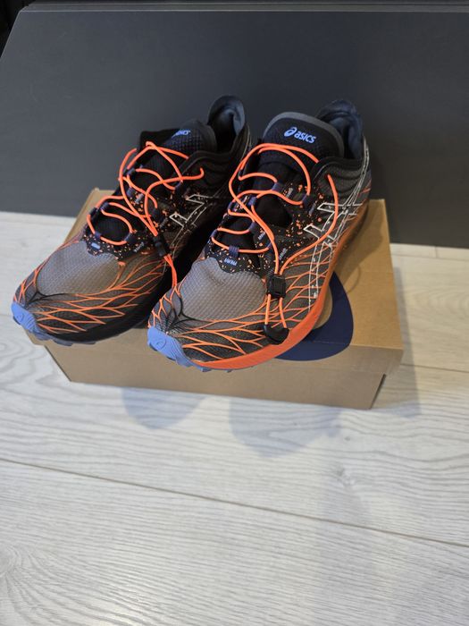 Оригиналнк маратонки asics 48 размер, UK 12