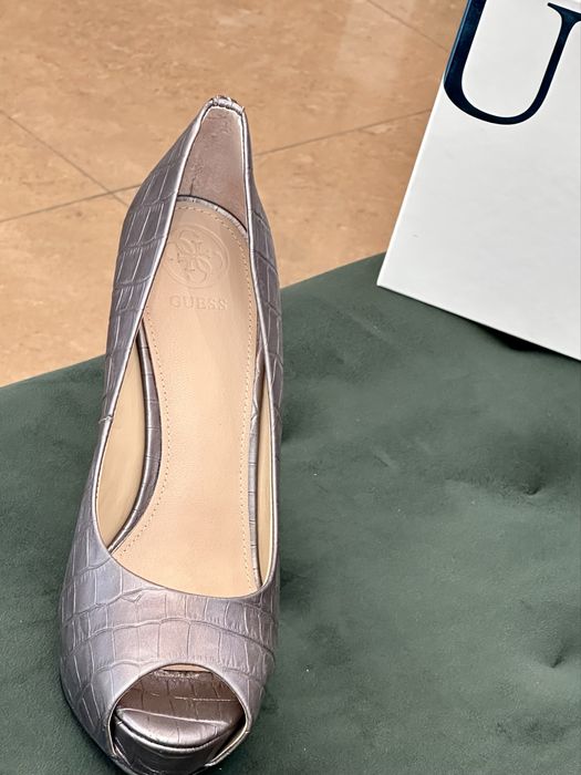 Дамски обувки на ток Guess croc