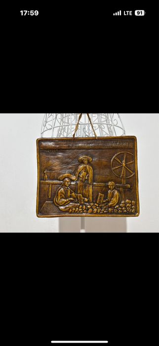 Tablou cred ca din piele vechi