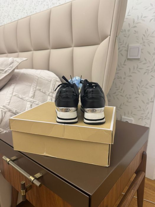 Кроссовки Michael Kors