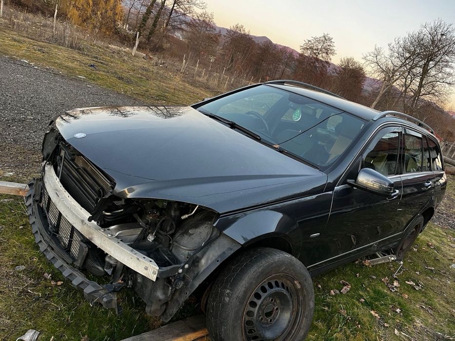 Mercedes c 220 +motor defect injectoare