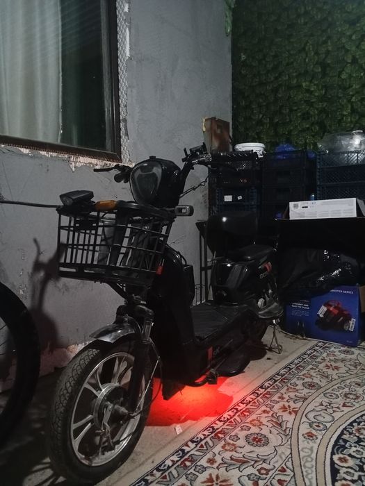 Скутер сатылады ск8