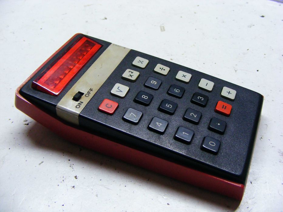 Супер ретро находка - ЕЛКА 103Р червена