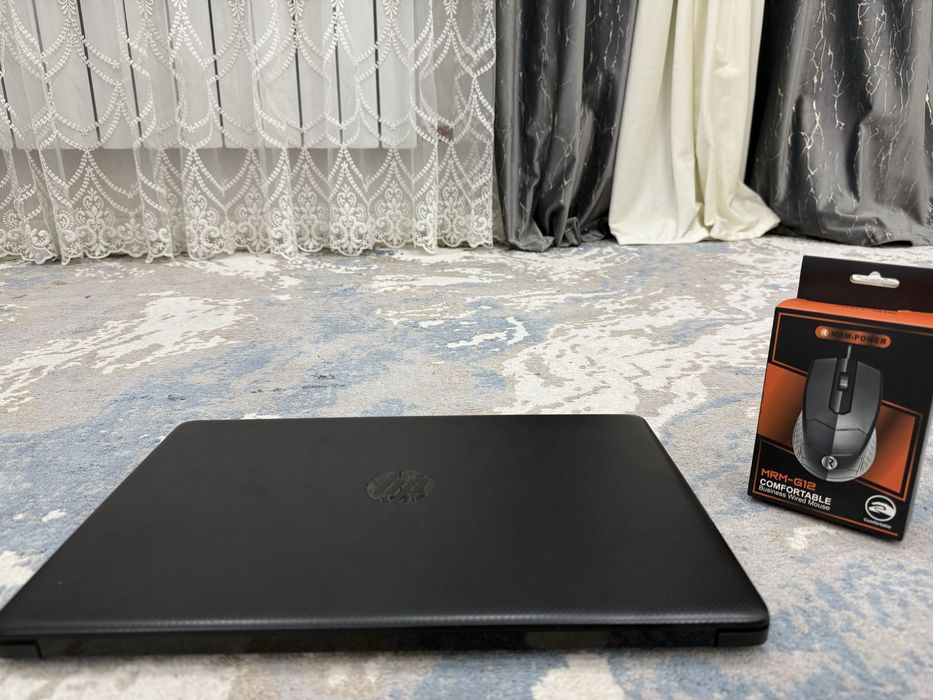 Ноутбук ддя работы  Hp 15-db1020ur