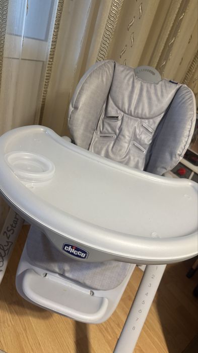 Scaun de masa Chicco Polly2Start