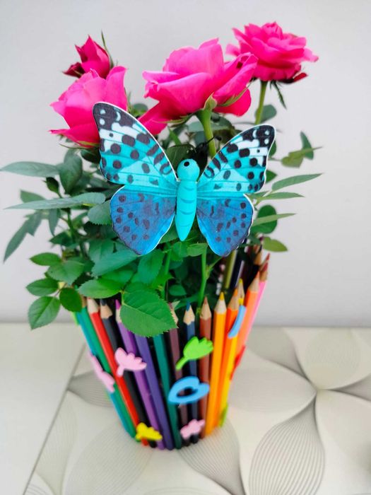 Ghiveci cu flori naturale..