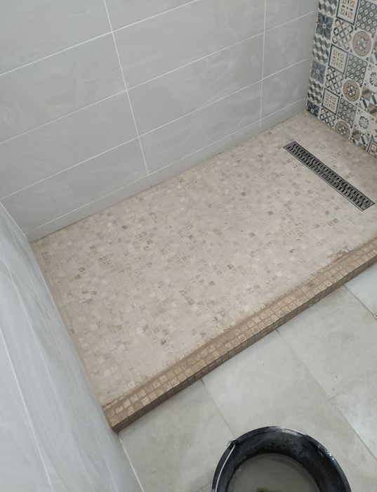 Execut lucrari de constructii,interior si exterior