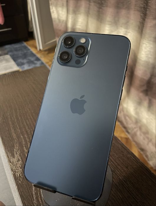 Продам айфон 12 про макс