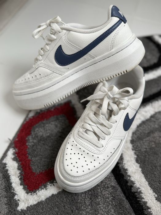 Adidasi nike court vision
