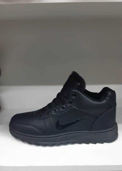 Кроссовки зимние