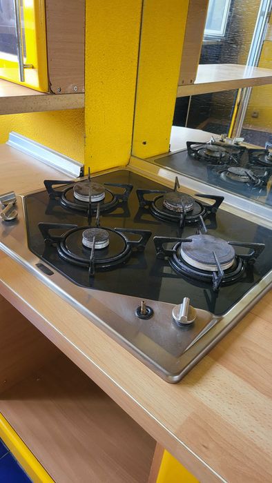 Продам КУХНЮ жёлтого