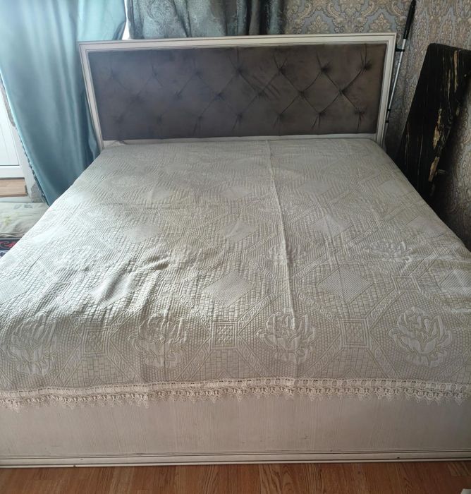 Кровать двухместный