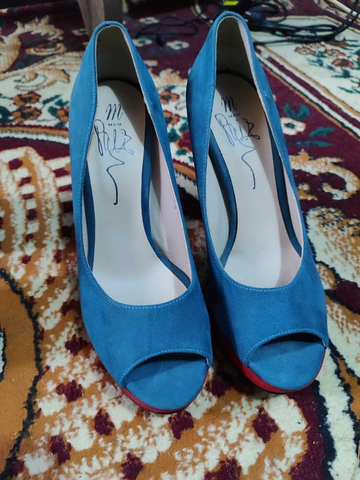 Продам корейские туфли 38 размера, в идеальном состоянии.