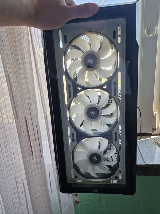 Carcasa Gaming Corsair icue 220t RGB