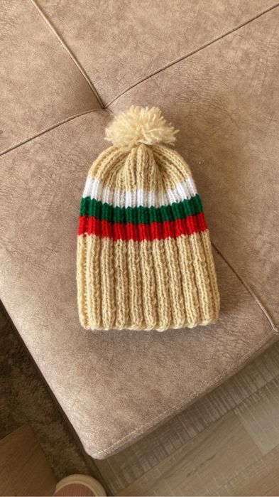 Шапки ръчно плетени