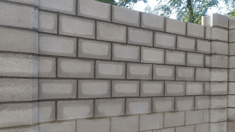 стяжка штукатурка клатка  крыша делаем и траншея яма транше копае