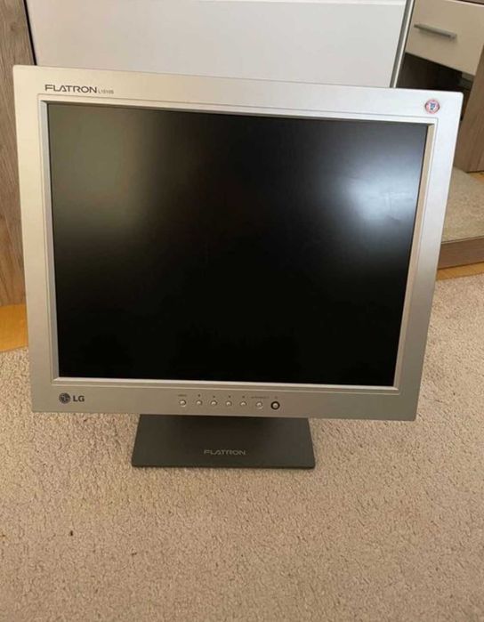 Монитор LG Flatron L1510S