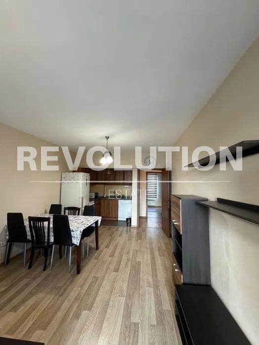 Двустаен апартамент  в гр.Варна, Цветен квартал!