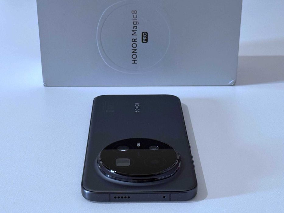 Бартер! Като НОВ! Honor Magic 8 Pro 1TB/16GB Black (Черен) Глобален.