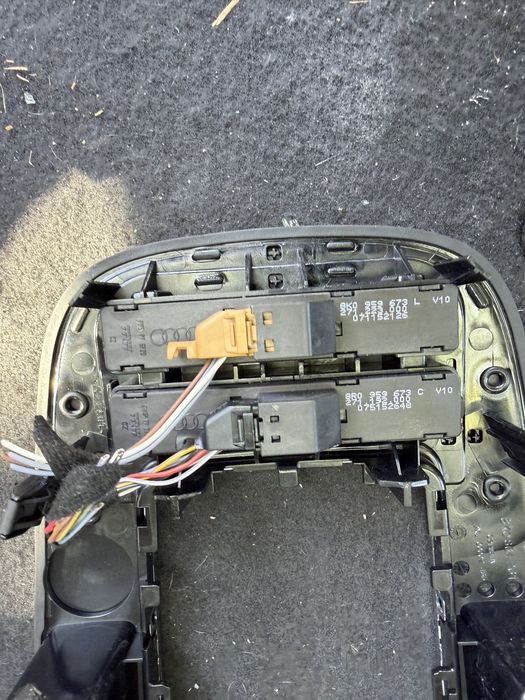 Декоративна рамка за централна конзола Audi Q5 / A4 / A5 | 8K0864261F