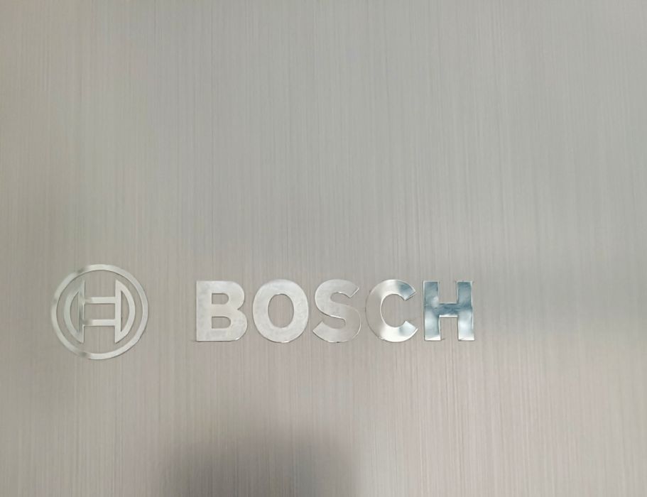 ХОЛОДИЛЬНИК с морозильной камерой "BOSCH"