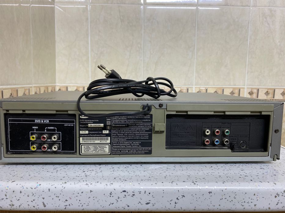 SAMSUNG DVD-проигрыватель/видеоплейер