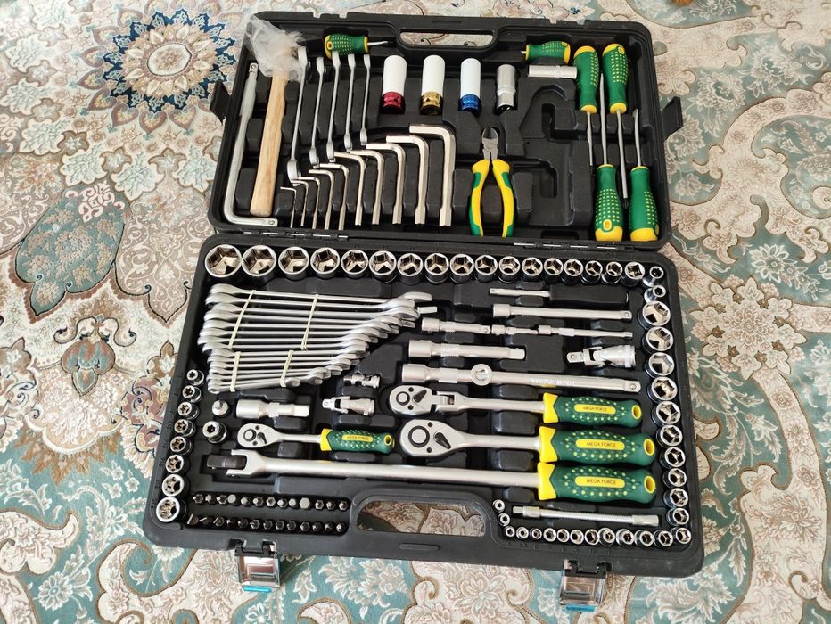 Продам ключ набор mega force