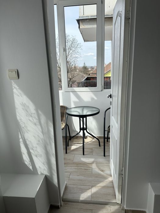 Inchiriez garsoniera