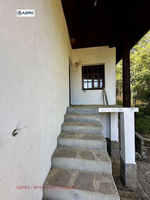 Продава се Къща в Априлци - 102 кв.м за 602 €/кв.м - Снимка #2