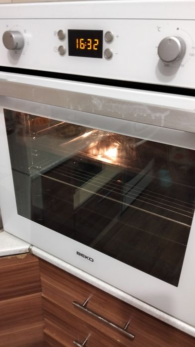 Продам духовой шкаф Beko