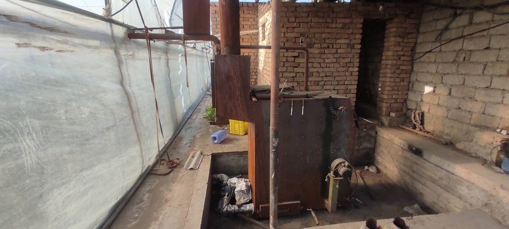 Ховли уй ва теплица сотилади